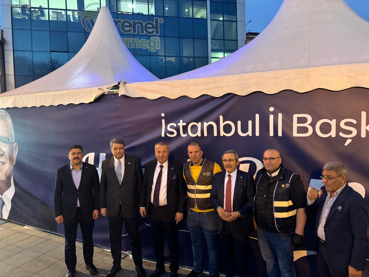 İyi Parti Heyeti İstanbul'da İftar Sofrası Paylaştı