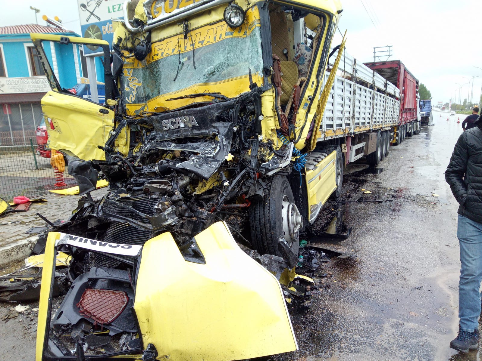  Trafik kazasında 3 kişi yaralandı. 