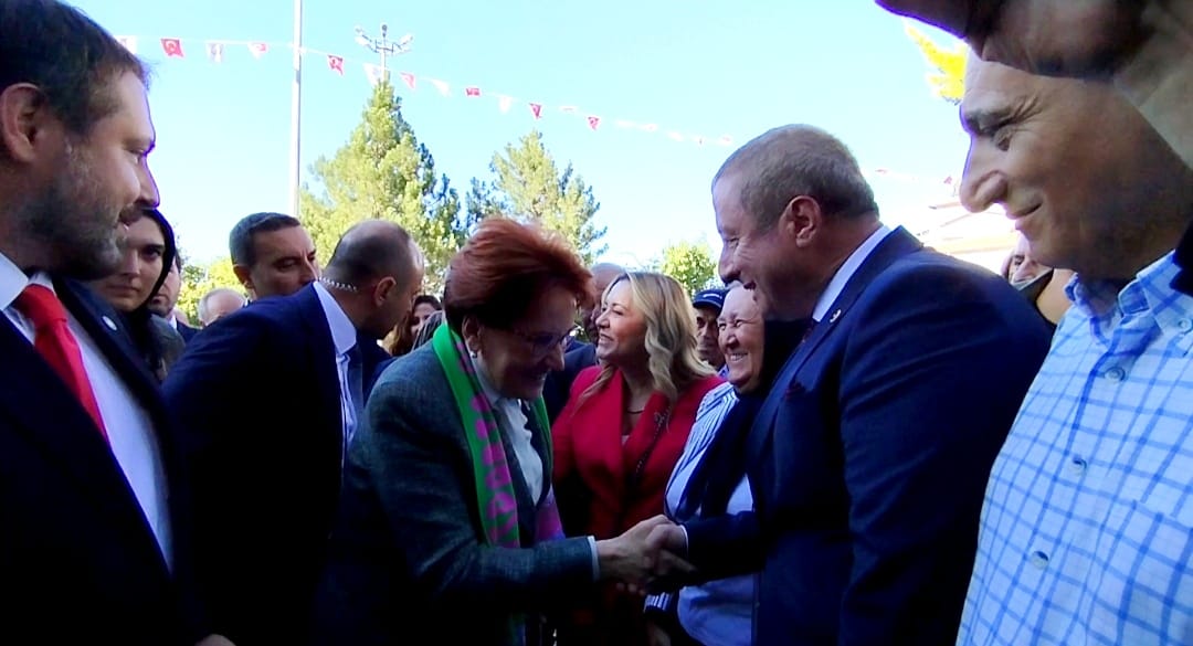 Akşener Afyonkarahisar'da Partililerle Buluştu