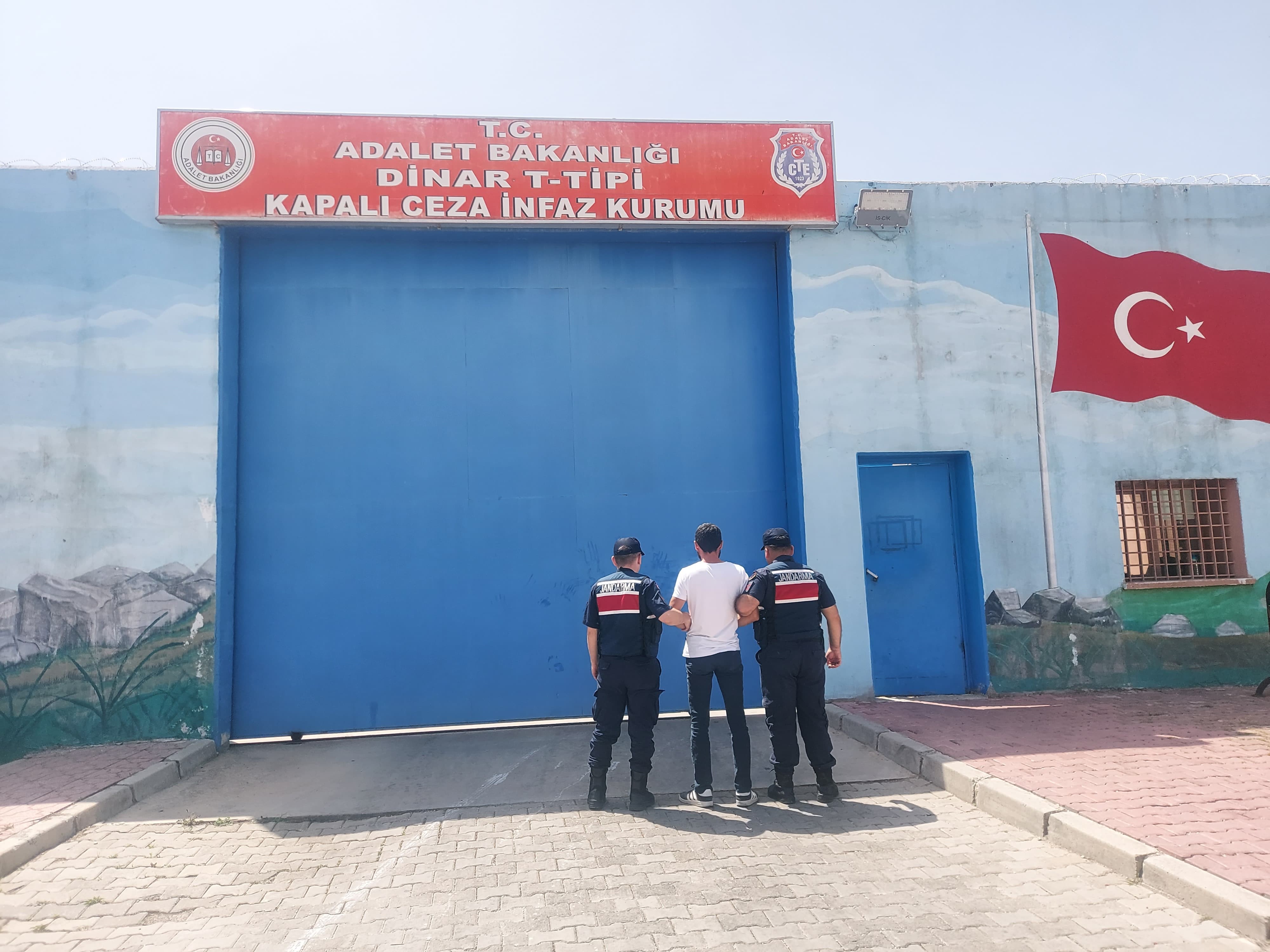 Afyonkarahisar'da Hırsızlık Zanlısı Yakalandı: Adaletin Pençesinde