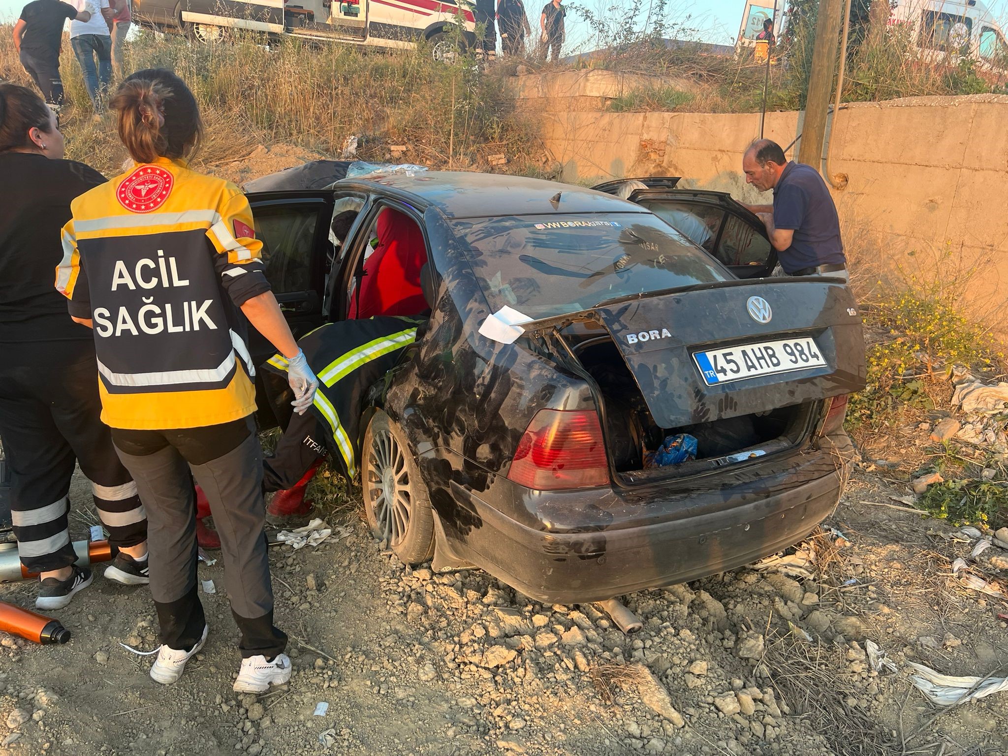 Afyonkarahisar'da Meydana Gelen Trafik Kazası: 1 Ölü, 4 Yaralı